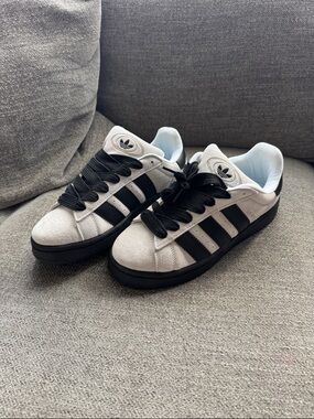 Great LIKE NEW  Beige and Black Men's Sneakers